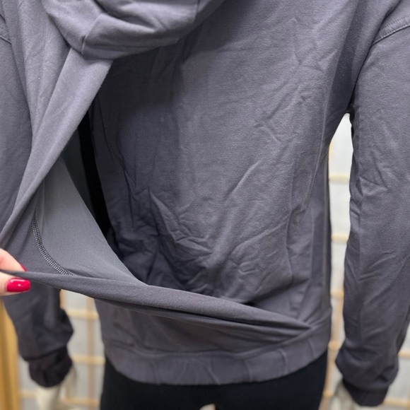 ⭐️ Lululemon Twisted & Tucked Pullover [M5] - Picture 3 of 9